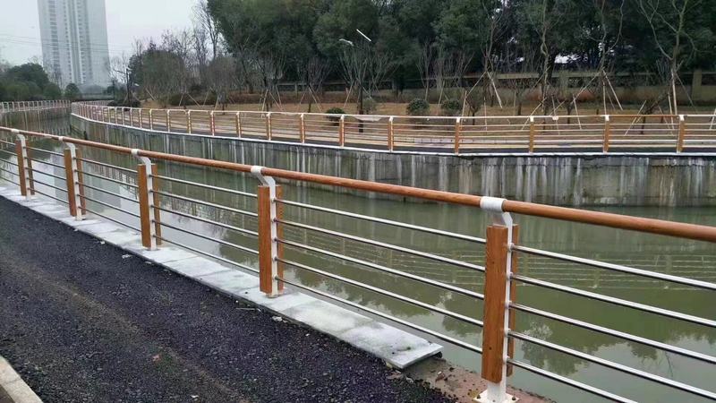 防撞護欄