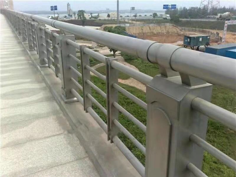 防撞護欄